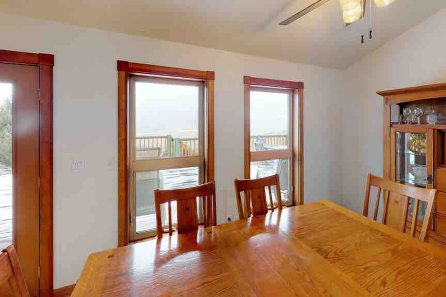 Dining area seating 8+